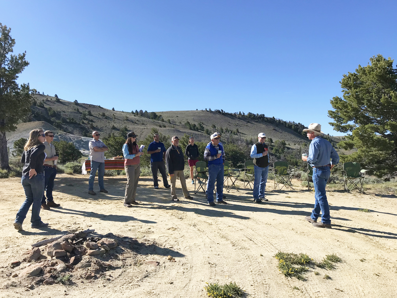 Governor tours the Red Desert with citizens group and Outdoor Council staff